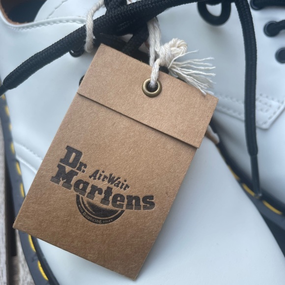 Dr. Martens 1461 Smooth Leather Oxford Shoes in White Size 7 NWT - Picture 10 of 16